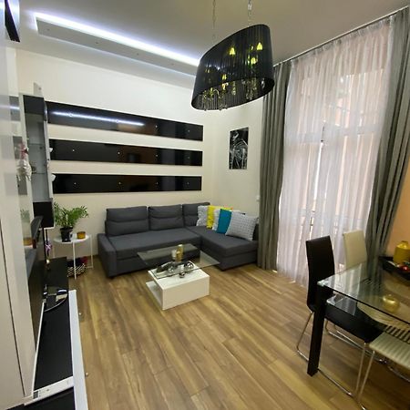 Cozy Apartment In Downtown Sofia - Tsar Samuil Street Kültér fotó