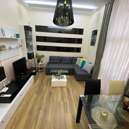 Cozy Apartment In Downtown Sofia - Tsar Samuil Street Kültér fotó