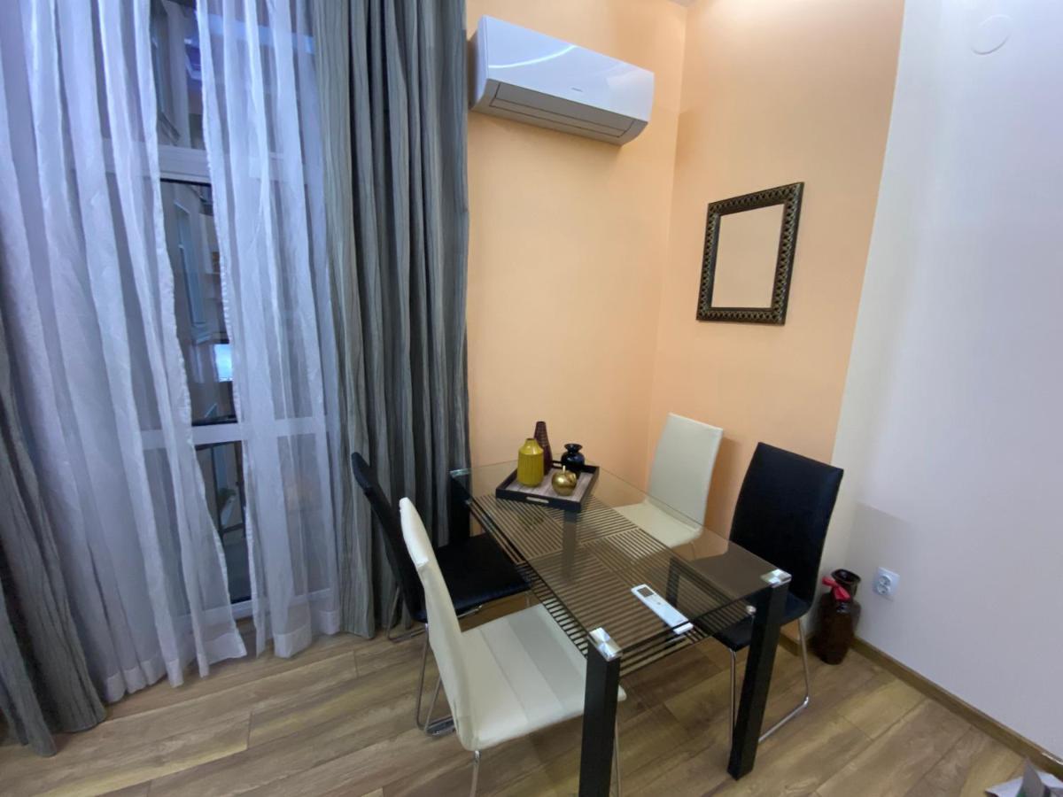 Cozy Apartment In Downtown Sofia - Tsar Samuil Street Kültér fotó