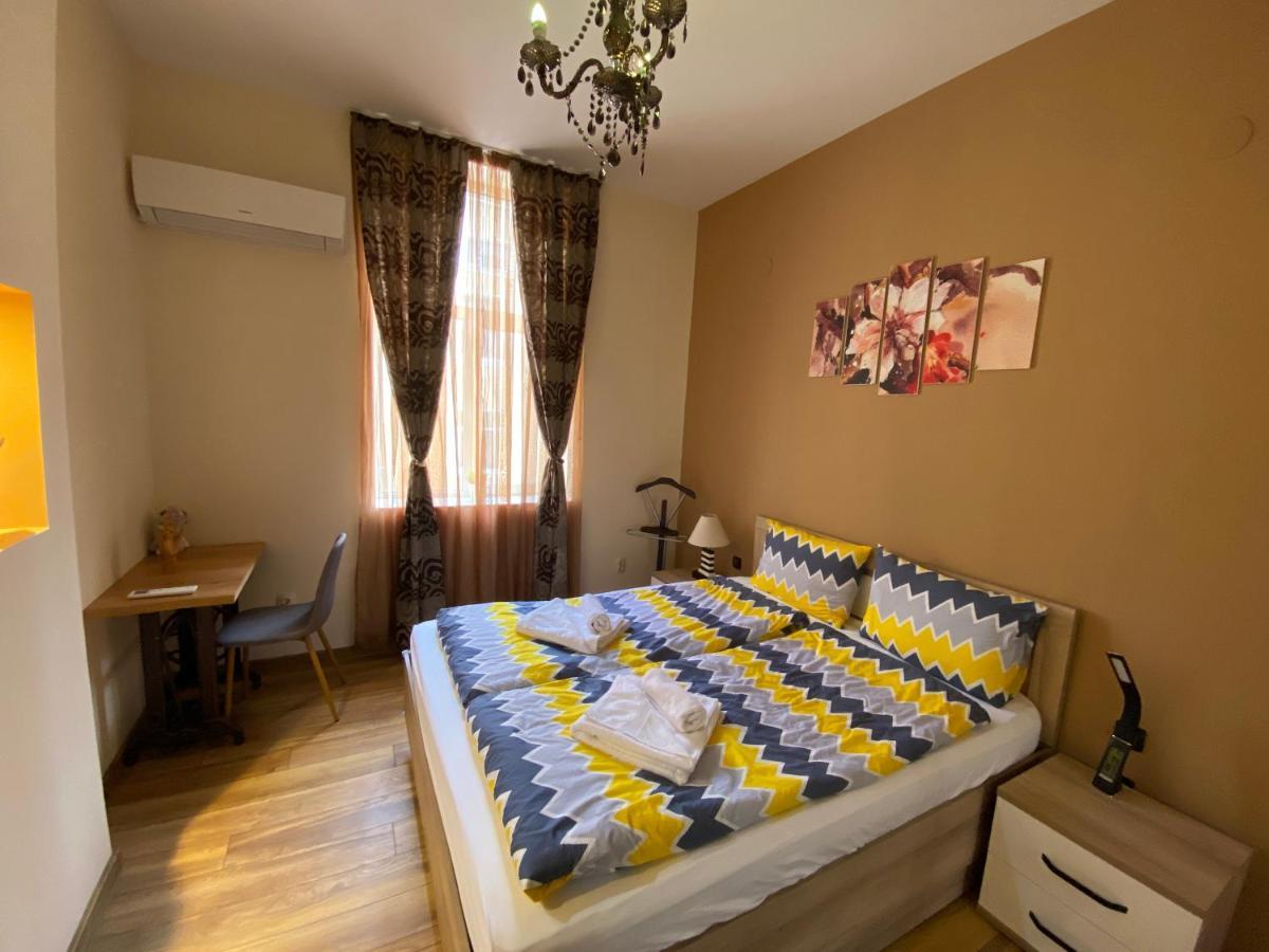 Cozy Apartment In Downtown Sofia - Tsar Samuil Street Kültér fotó